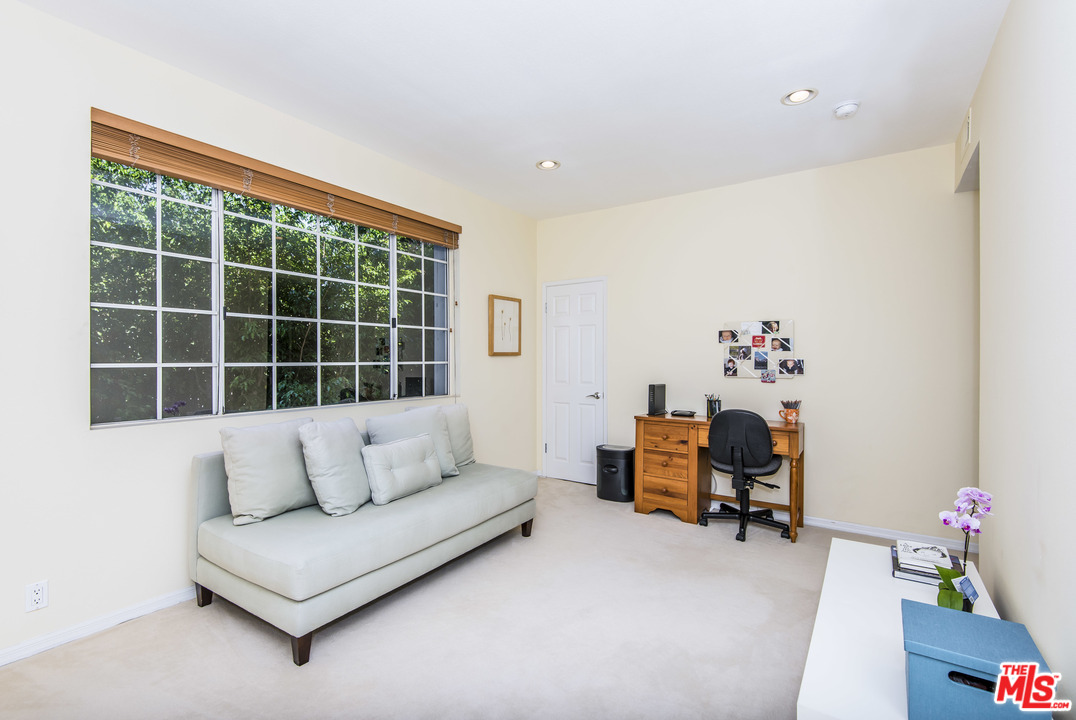 1601 Hilts Avenue, Unit 3 Los Angeles, CA 90024 - Photo 9 of 16