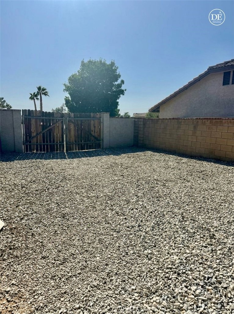 13375 Rincon Road Apple Valley, CA 92308 - Photo 37 of 72 RV parking / side of home w/ AI