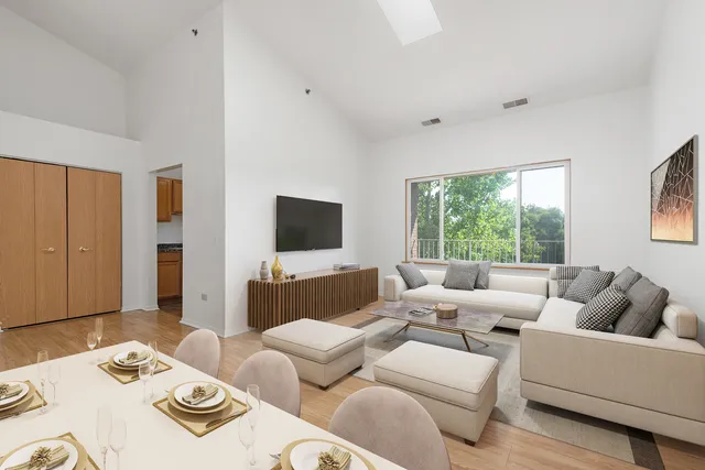 $261,500 | 881 North Swift Road, Unit 206, Addison, IL 60101