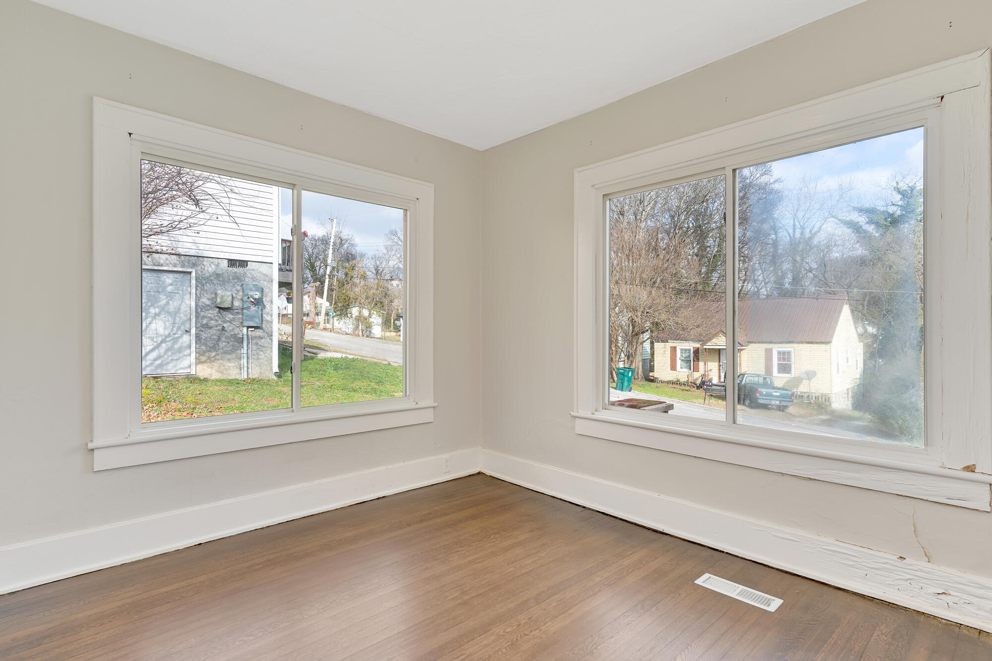 608 Over Street Chattanooga, TN 37411 - Photo 17 of 29 608-Over-St-MLS-Photos-16