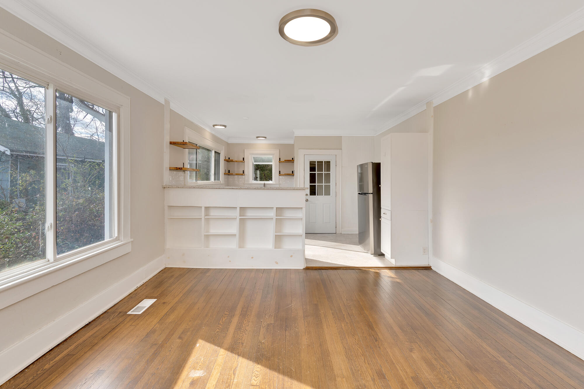 608 Over Street Chattanooga, TN 37411 - Photo 5 of 29 608-Over-St-MLS-Photos-10