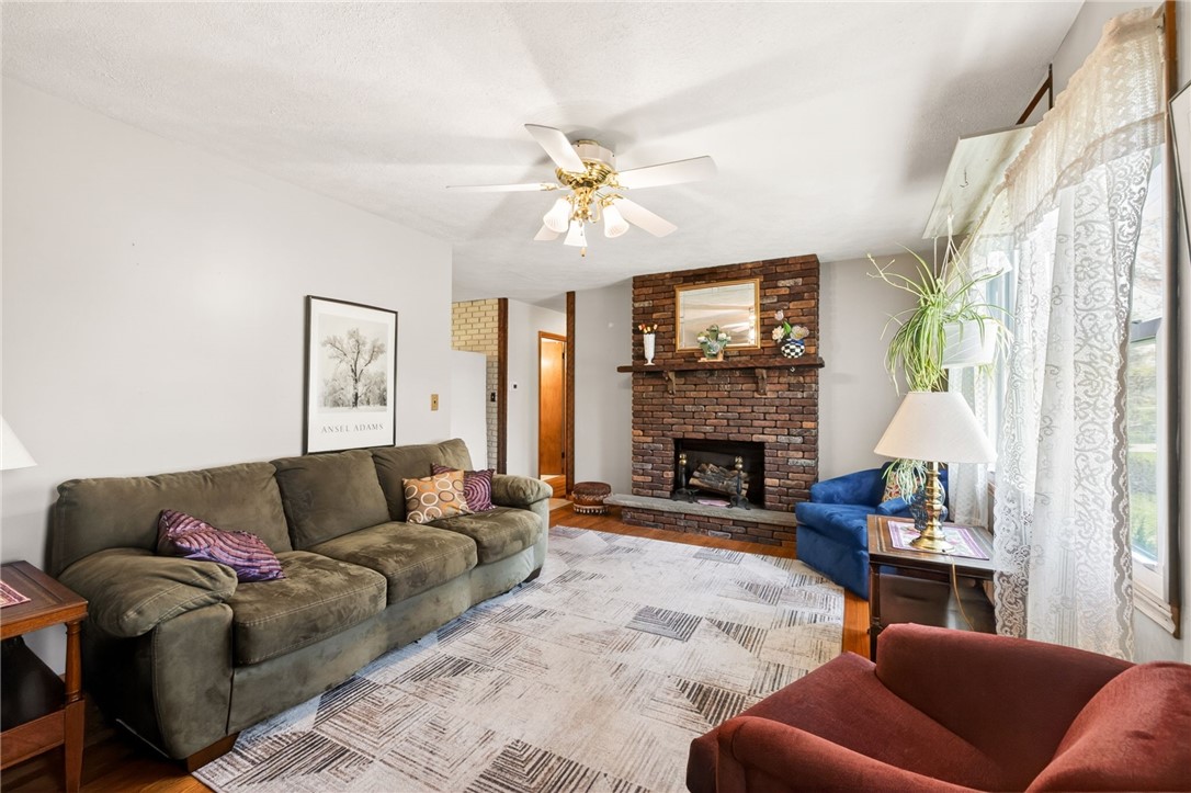 6214 Oakridge Road Owasco, NY 13021 - Photo 4 of 29 Living Room