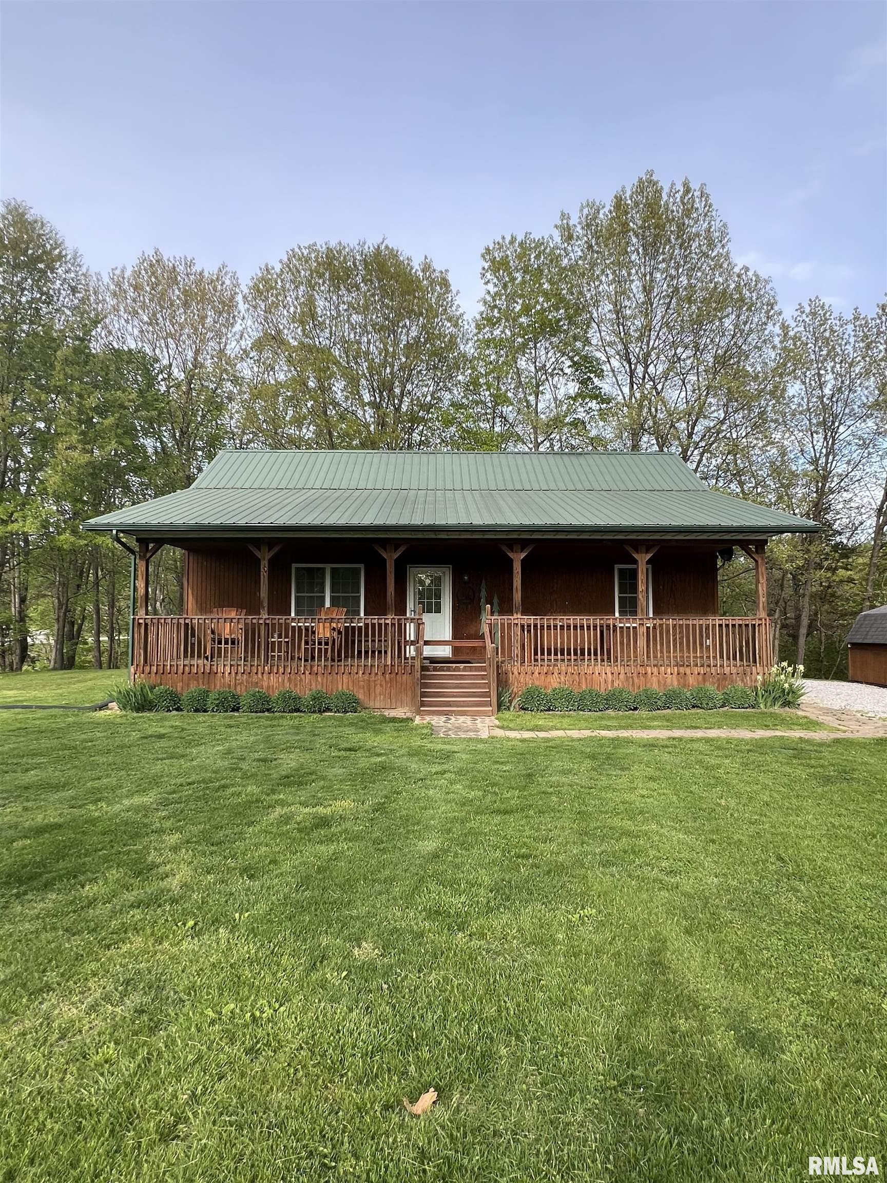 15033 Ray Road Rushville, IL 62681 - Photo 1 of 47