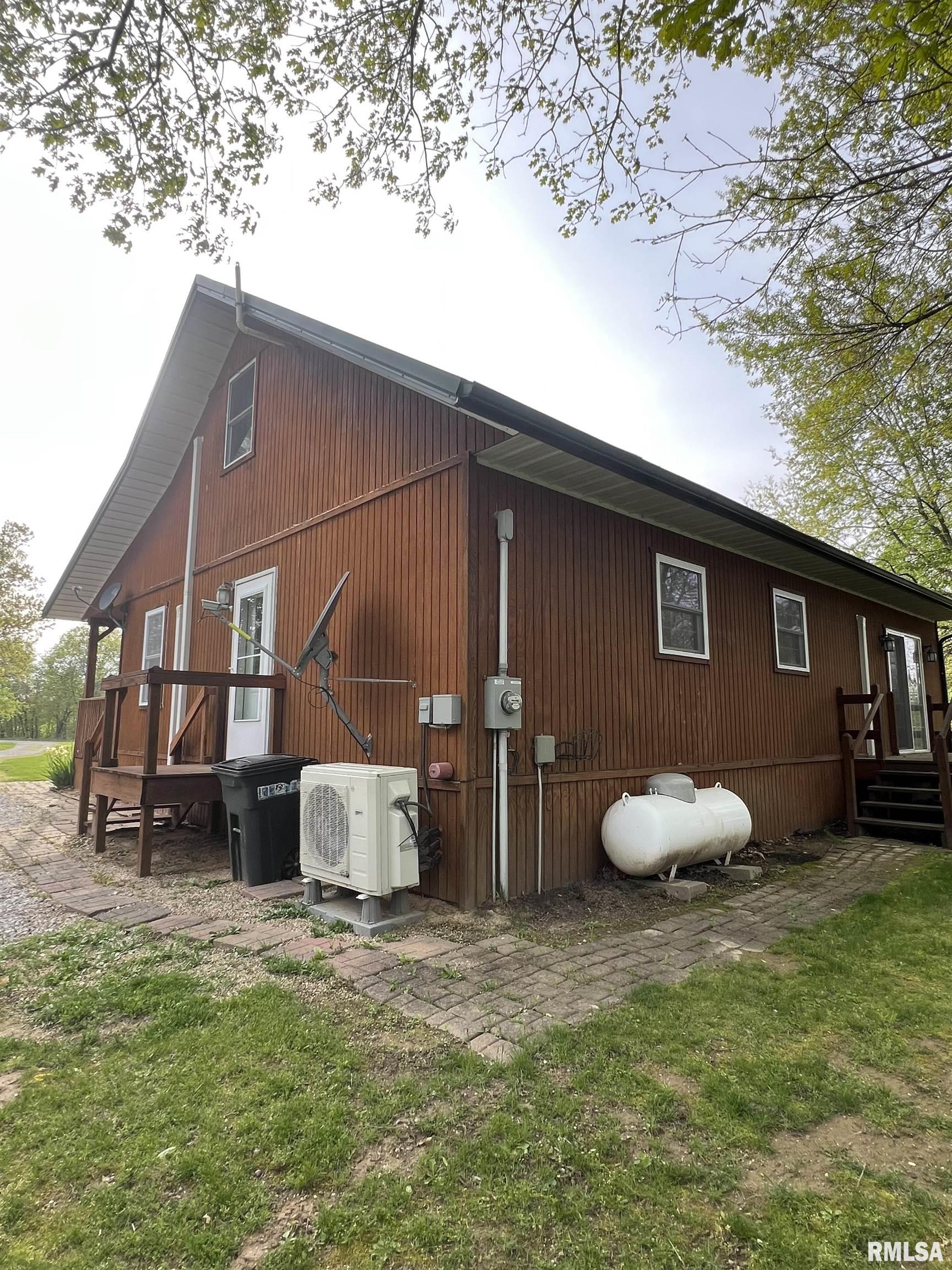 15033 Ray Road Rushville, IL 62681 - Photo 8 of 47