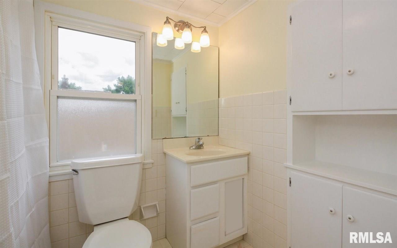 1932 3rd Street Moline, IL 61265 - Photo 12 of 15 Gallery Image 12