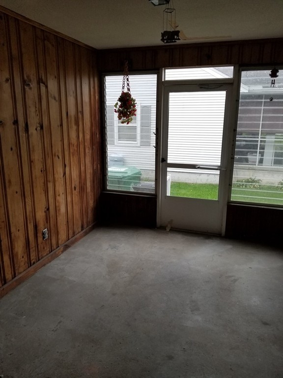 52 Rzasa Drive Chicopee, MA 01013 - Photo 2 of 13 Gallery Image 2