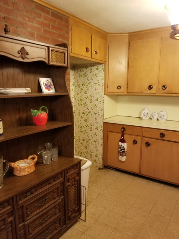 52 Rzasa Drive Chicopee, MA 01013 - Photo 5 of 13 Gallery Image 5