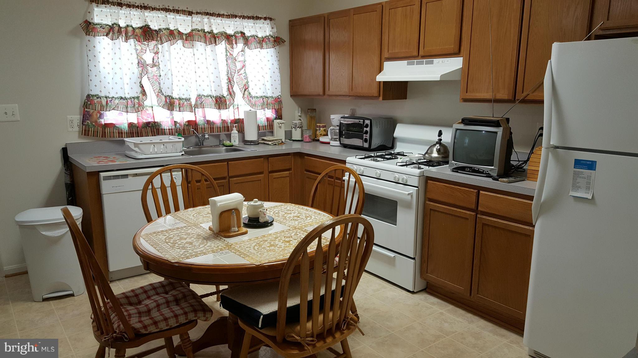 1861 Tubman Road Southeast Washington, DC 20020 - Photo 6 of 17 Kitchen