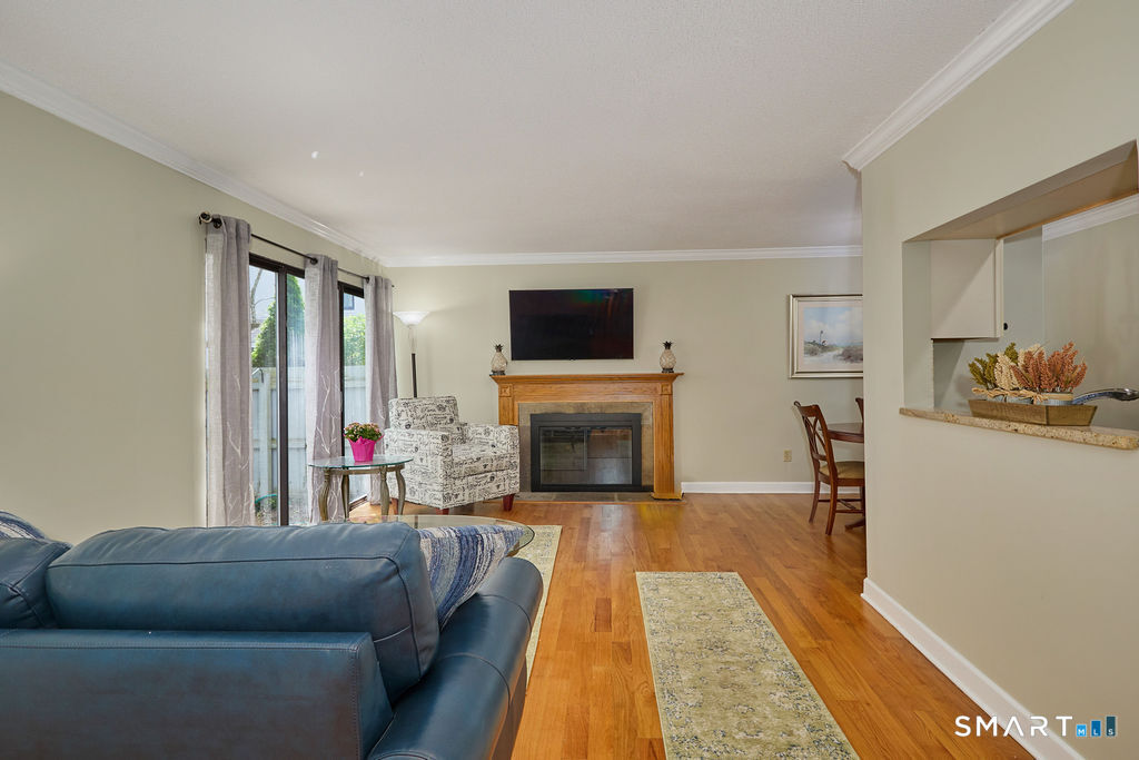 6 Hollyberry Lane, Unit 6 Ridgefield, CT 06877 - Photo 4 of 31