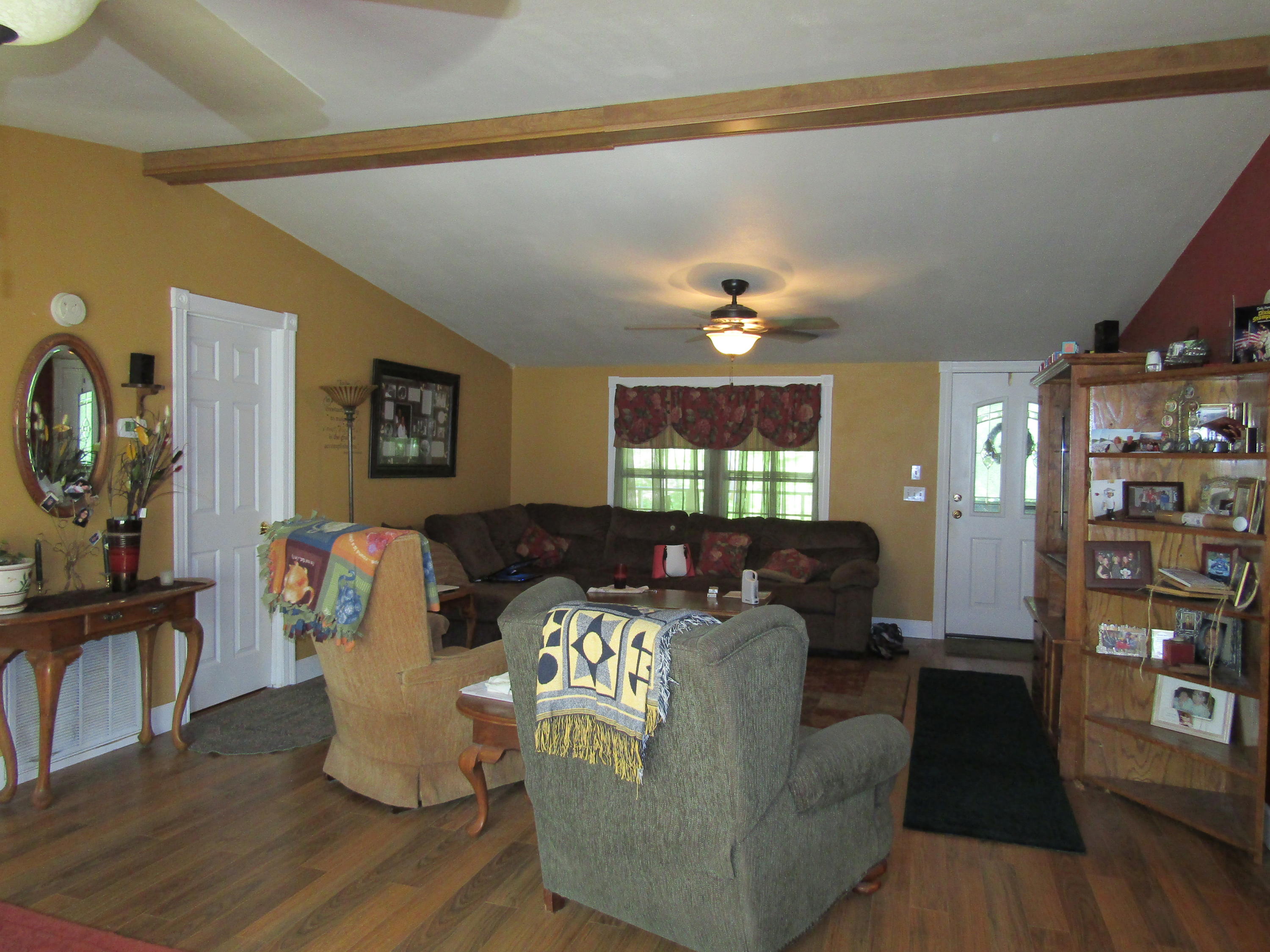 509 Hoover Road Crossville, TN 38572 - Photo 11 of 22 Family Room