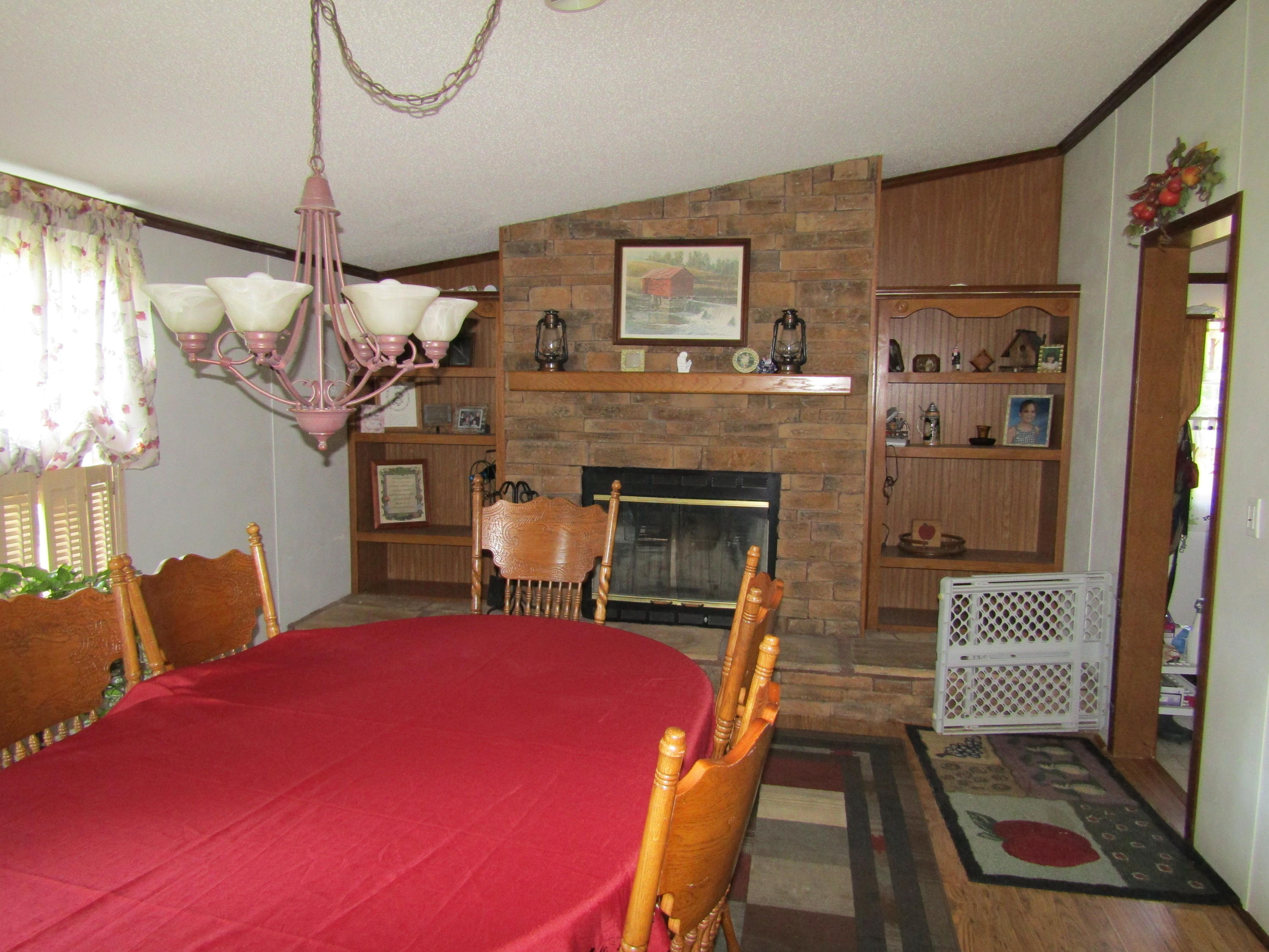 509 Hoover Road Crossville, TN 38572 - Photo 17 of 22 Dining Room