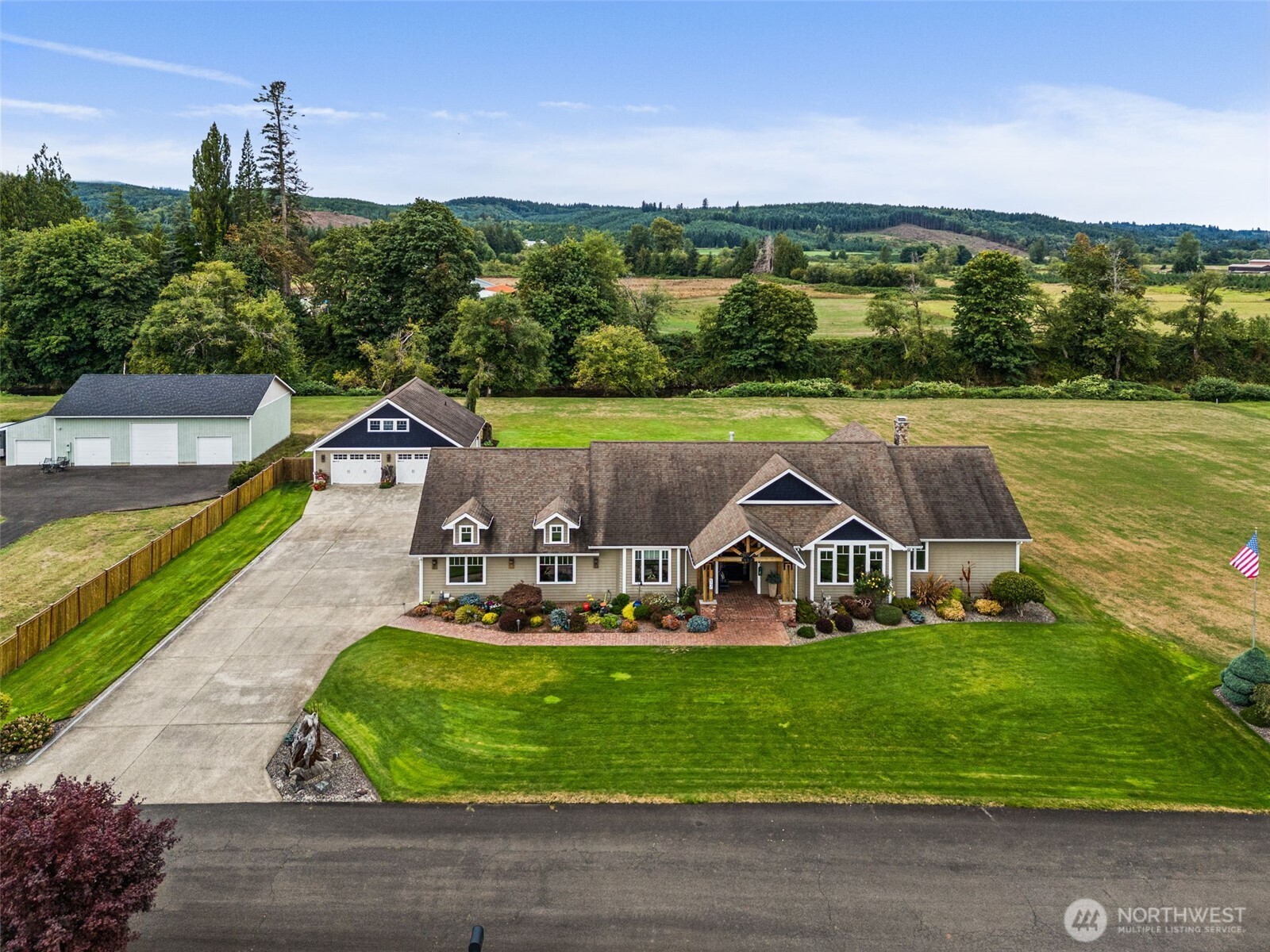 17 Goldau Road Raymond, WA 98577 - Photo 3 of 39 Gallery Image 3