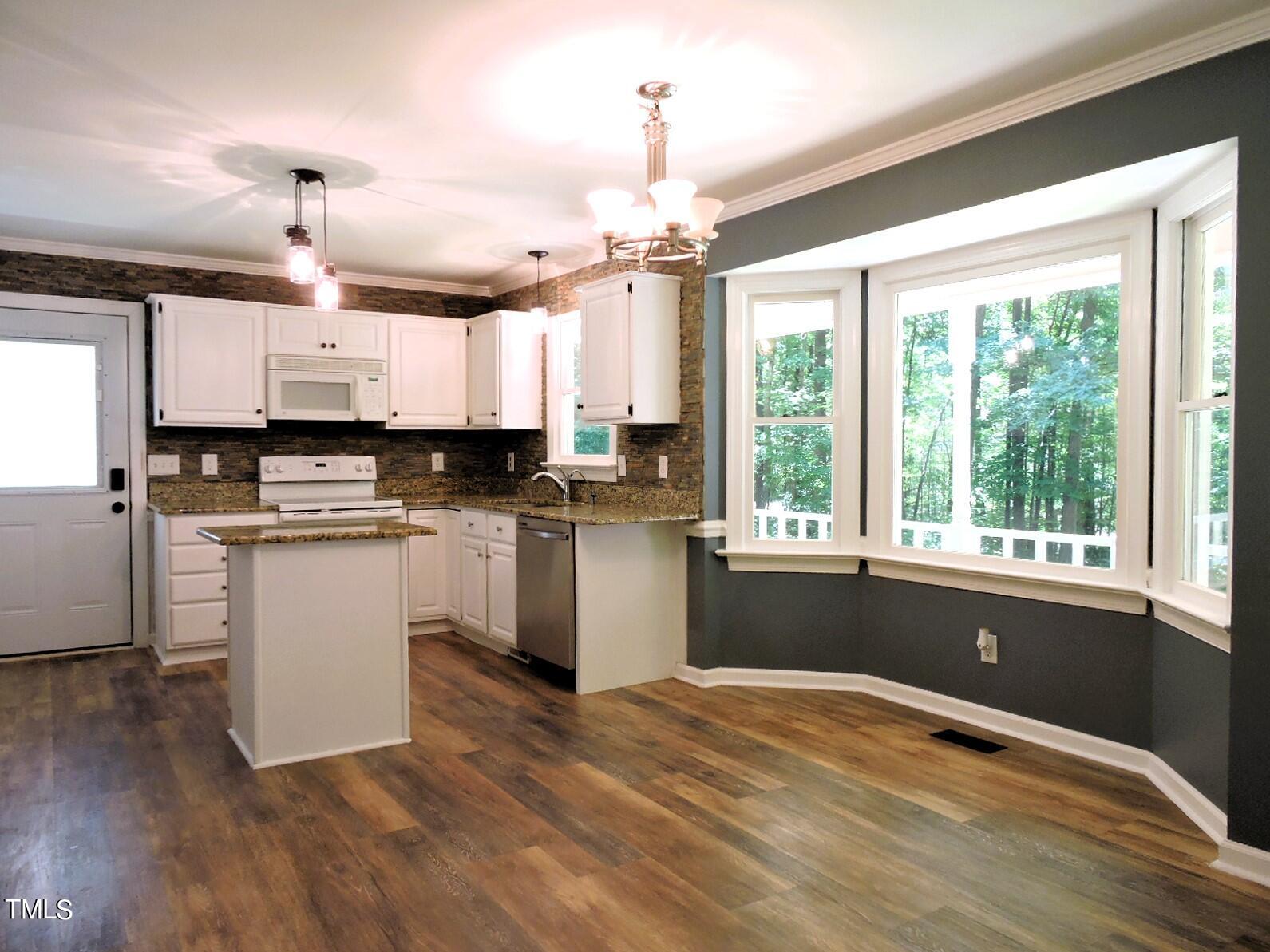 7220 Rabbit Run Wake Forest, NC 27587 - Photo 10 of 35 2-5 kitchen breakfast