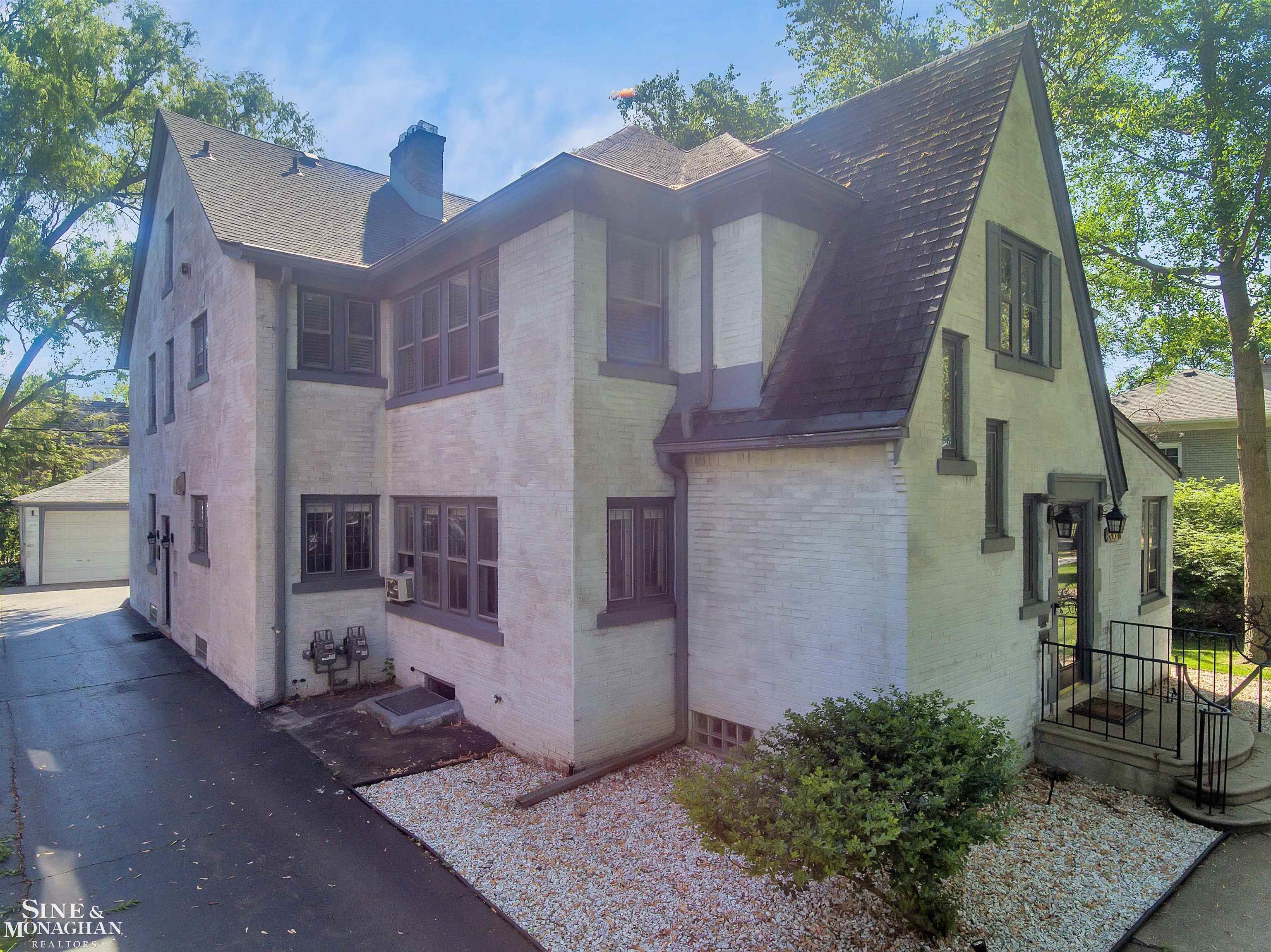 936 Harcourt Road Grosse Pointe, MI 48230 - Photo 16 of 27