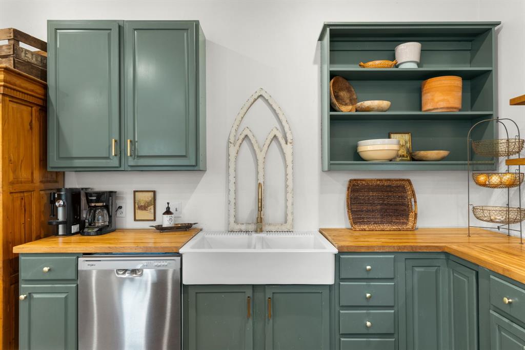 150 Deer Run Road Valley Mills, TX 76689 - Photo 17 of 40