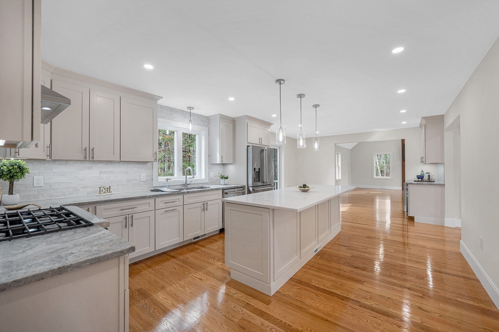 23 Pomfret Road Wilmington, MA 01887 - Photo 5 of 42