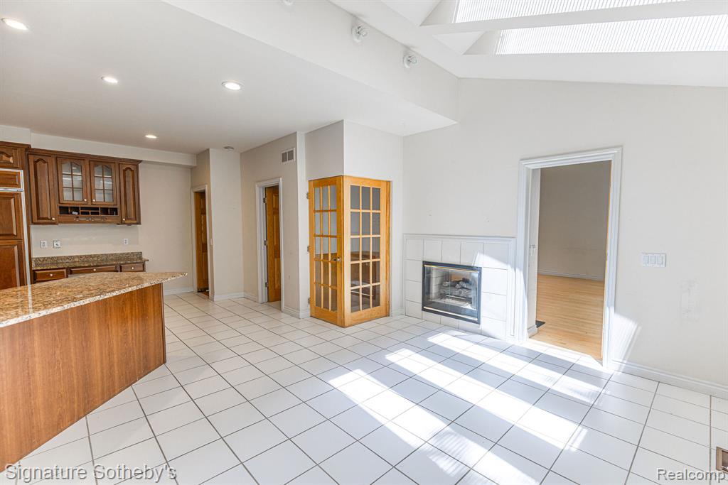 2855 Cranbrook Ridge Court Rochester, MI 48306 - Photo 11 of 31