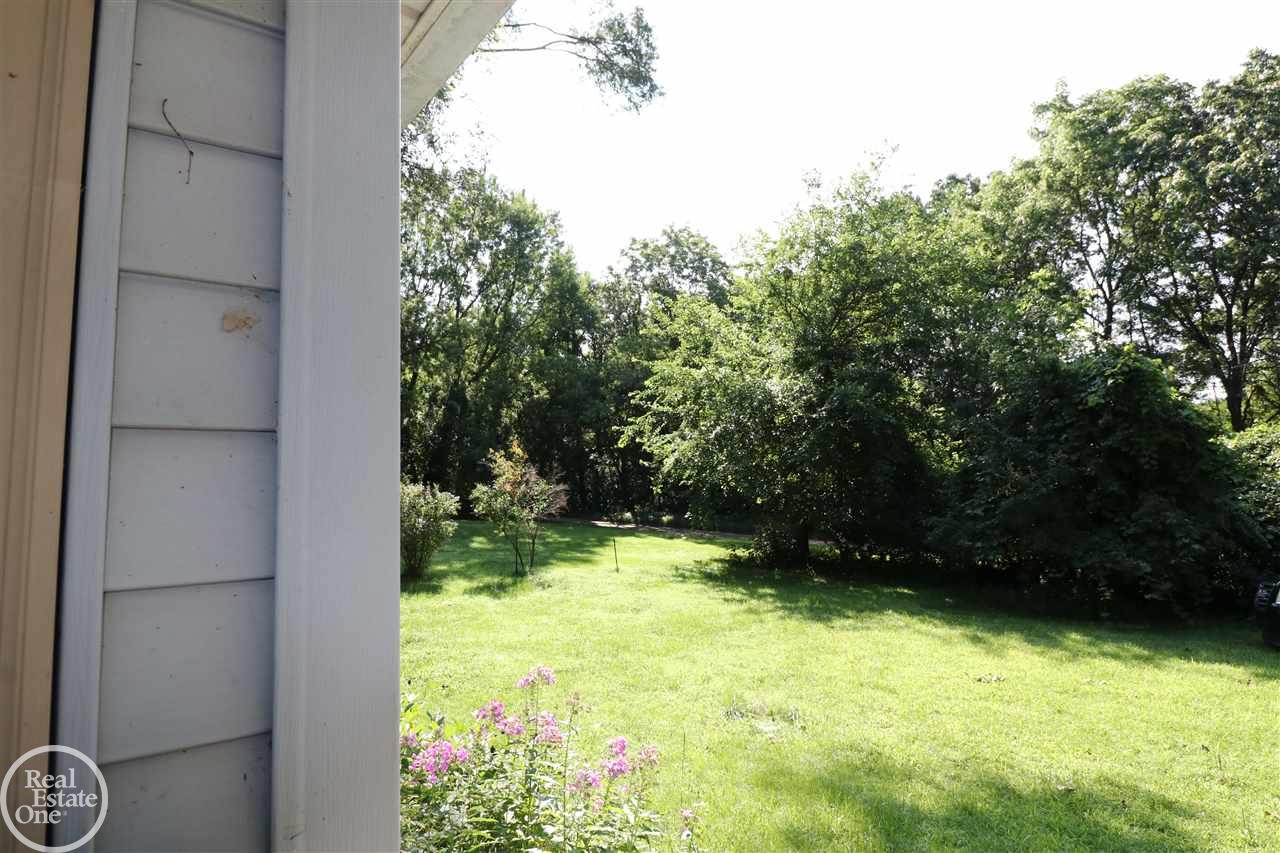 215 Demode Road Holly, MI 48442 - Photo 10 of 22 31389604-9.JPG