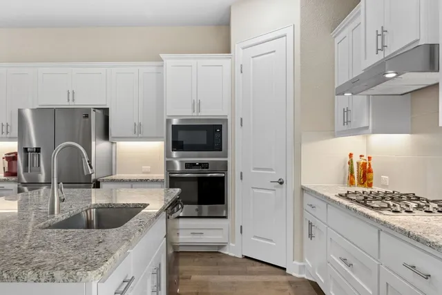 $595,000 | 131 Autumn Wood Lane, Austin, TX 78737