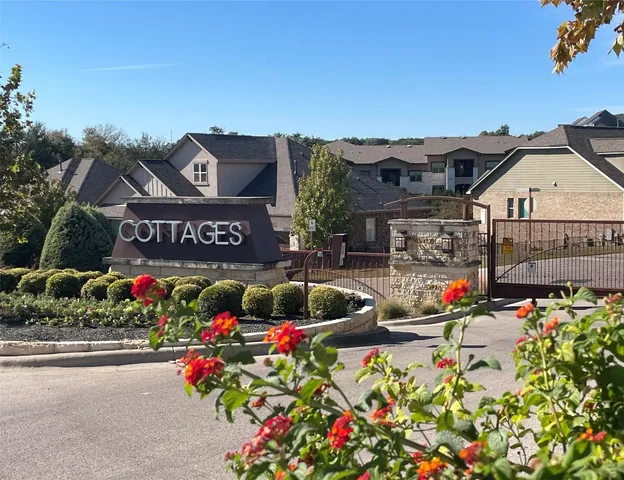 $595,000 | 131 Autumn Wood Lane, Austin, TX 78737