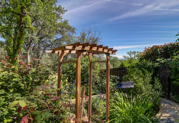 $515,000 | 1289 River Ridge Drive, Redding, CA 96003