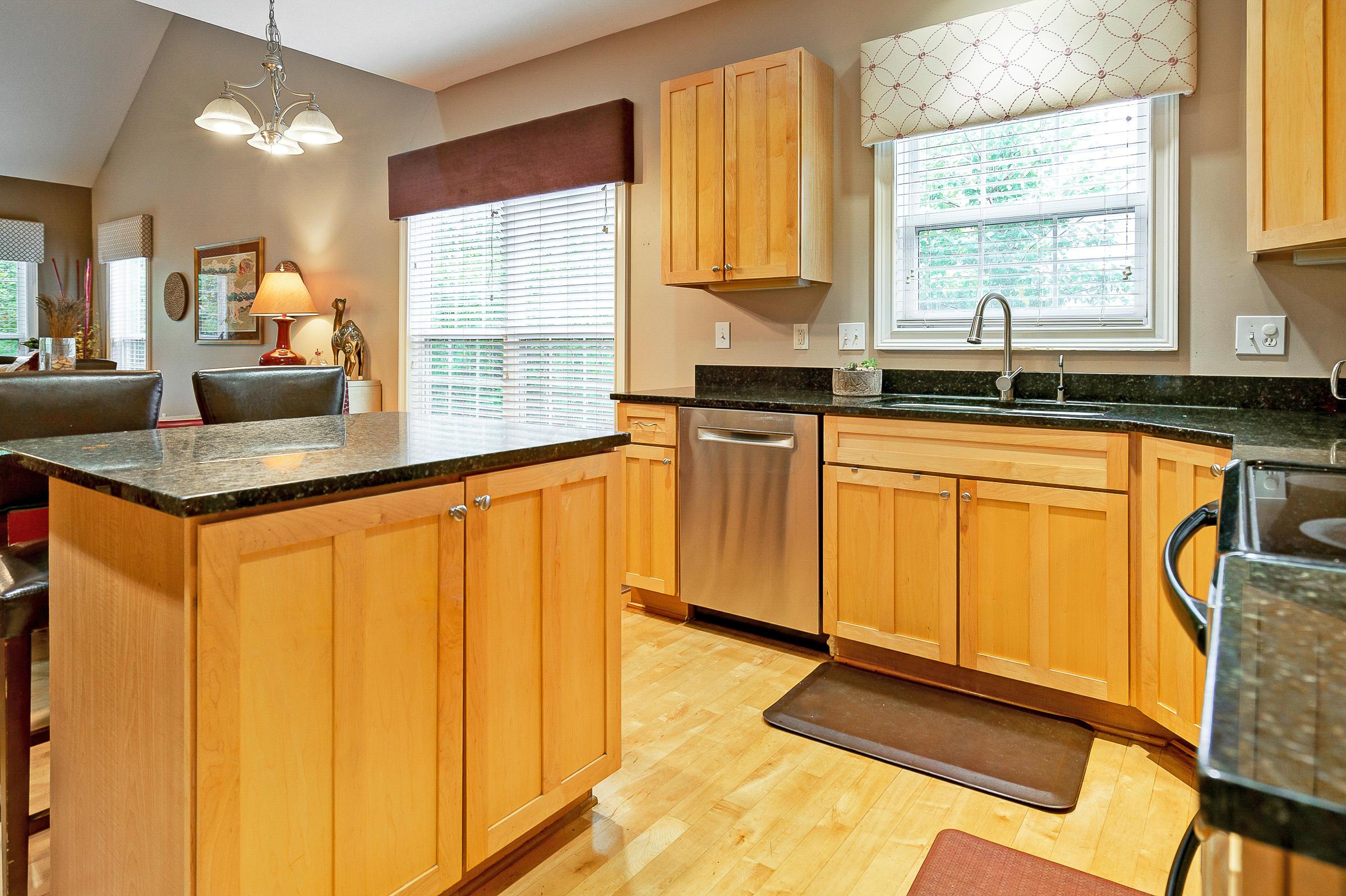 2213 Ridgeview Road Columbus, OH 43221 - Photo 4 of 37
