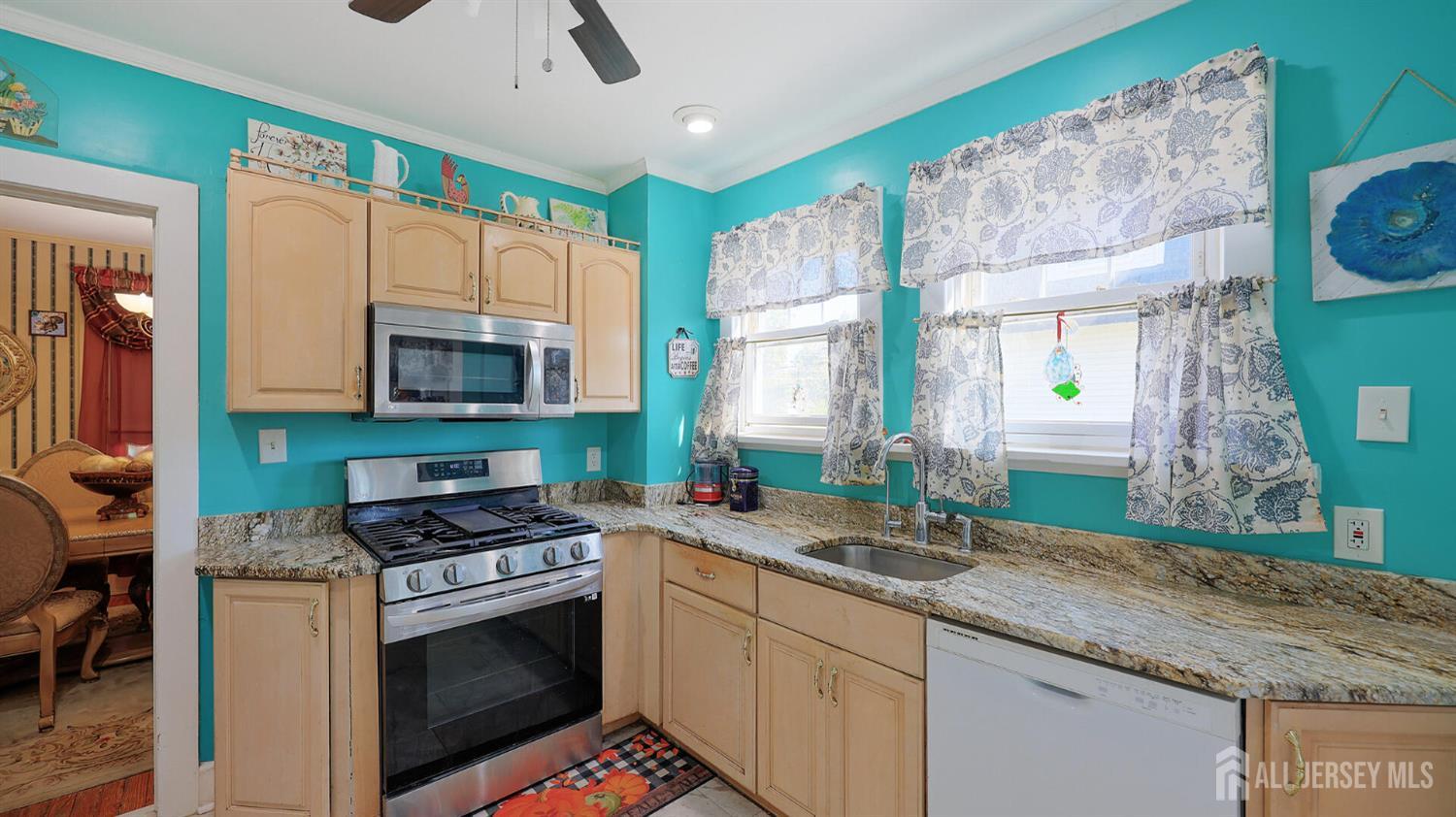 711 Dunellen Avenue Dunellen, NJ 08812 - Photo 14 of 39