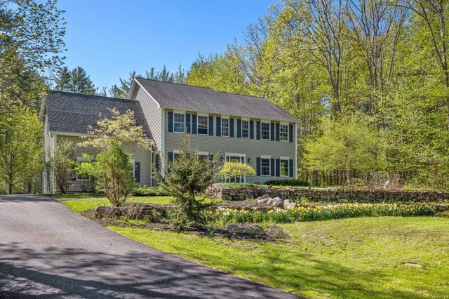 $895,000 | 17 Federal Corner Road, Tuftonboro, NH 03816