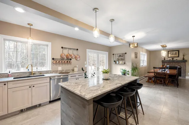 $895,000 | 17 Federal Corner Road, Tuftonboro, NH 03816