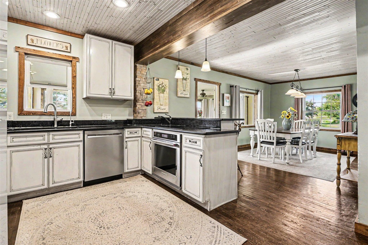 2175 East Hinchman Road Berrien Springs, MI 49103 - Photo 4 of 62