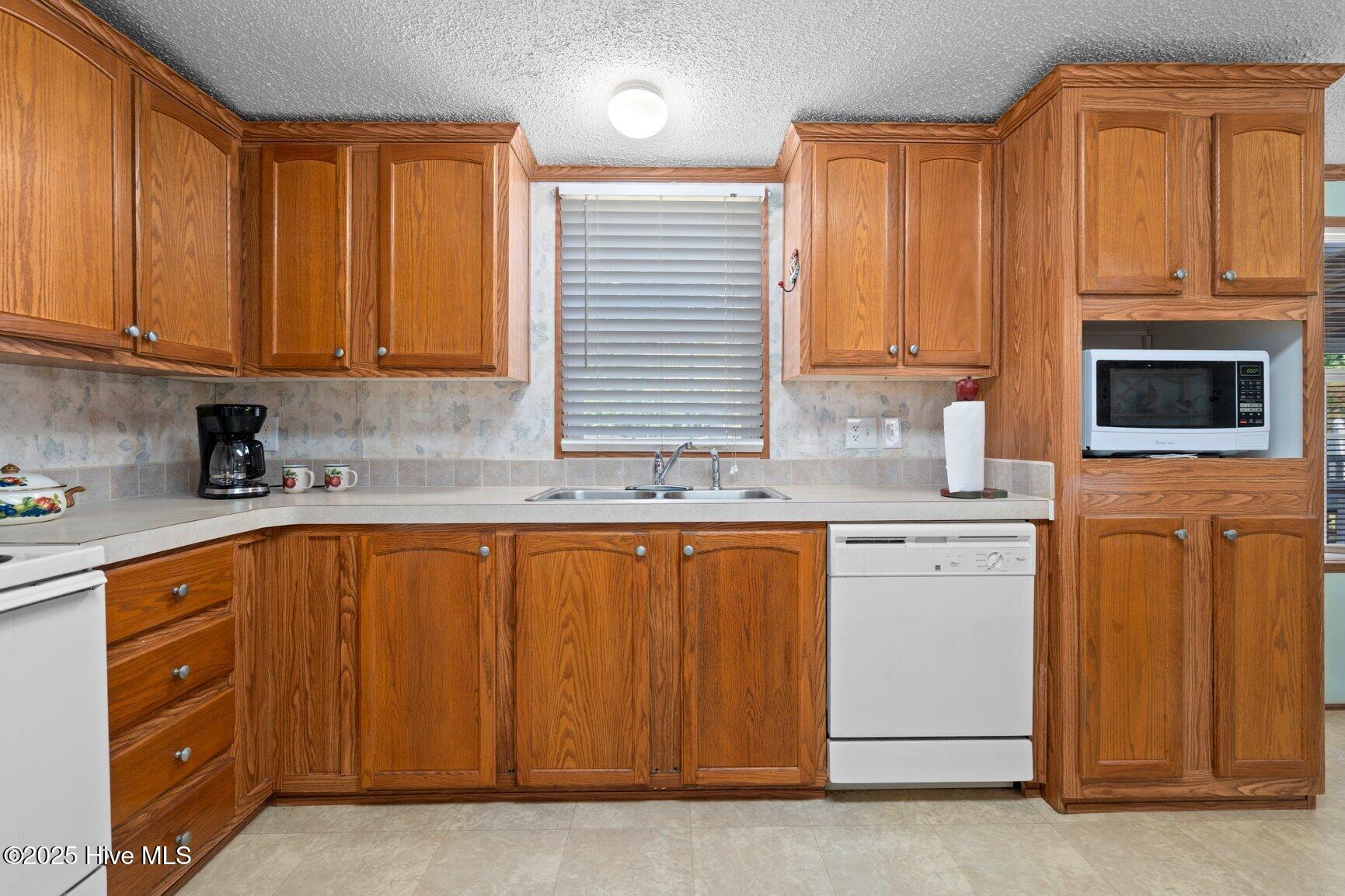 4541 Faith Baptist Church Road Pinetops, NC 27864 - Photo 12 of 29 Eat-In Kitchen