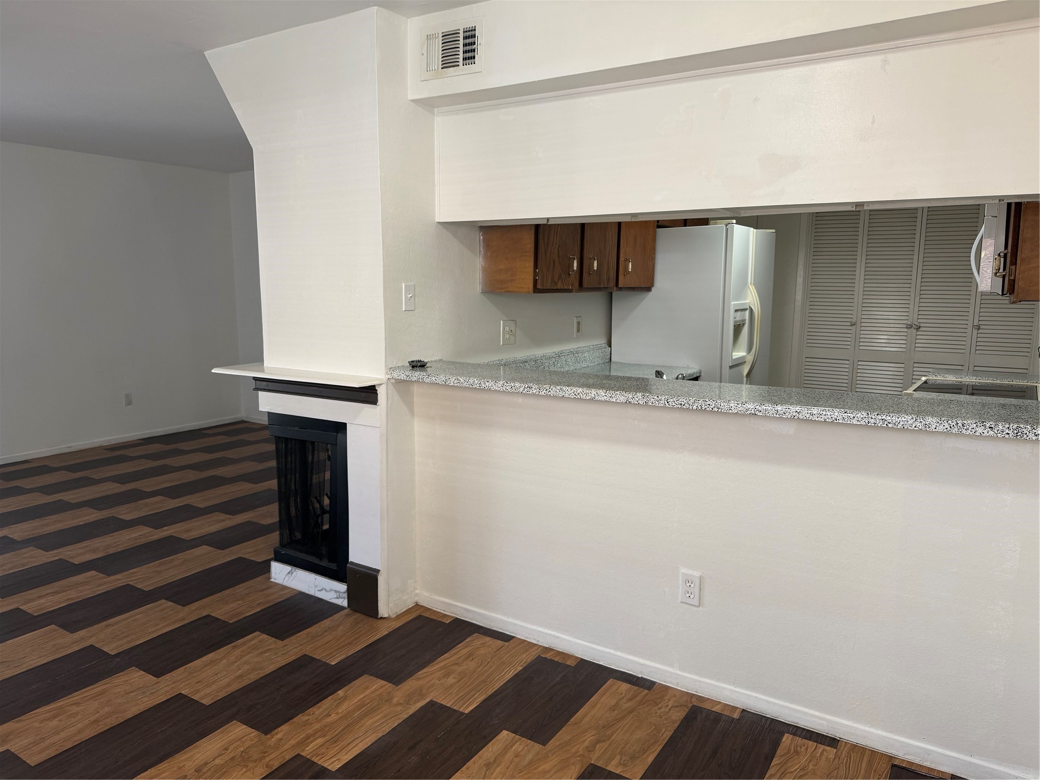 8050 Sands Point Drive, Unit B Houston, TX 77036 - Photo 2 of 15