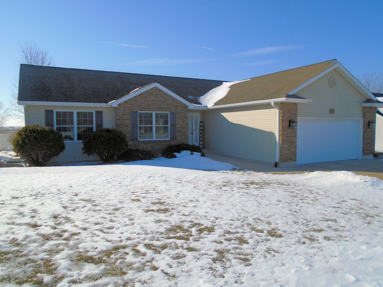 136 Lake Lida Lane Rochelle, IL 61068 - Photo 1 of 19 a backyard of a house