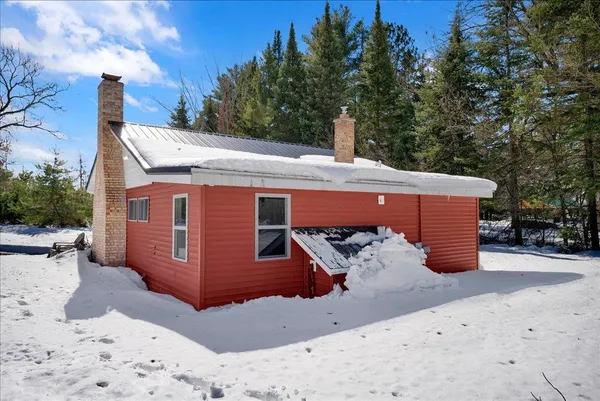 $179,900 | W9862 County Highway West, Crivitz, WI 54114
