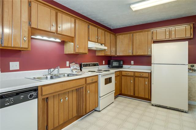 3121 Country Way Road Antioch, TN 37013 - Photo 14 of 20 Pic 3 of Kitchen -----Yes, as I said --- NO shortage of cabinets, storage, or counter space! Plus, it does come with ALL appliances ---- stove / oven, refrigerator, dishwasher, & microwave!