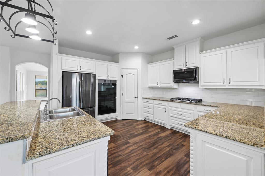 6620 Montgomery Road Midlothian, TX 76065 - Photo 11 of 36 Gallery Image 11
