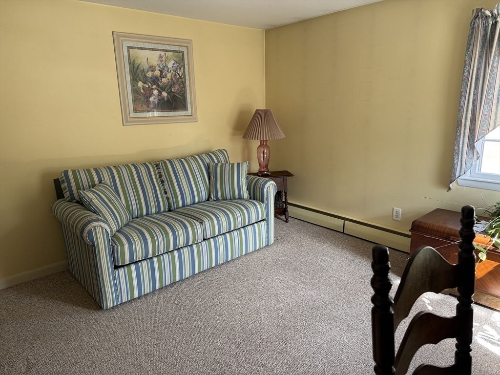 208 New Boston Road Sturbridge, MA 01566 - Photo 7 of 17