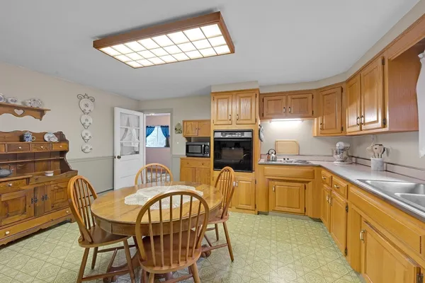 $460,000 | 208 New Boston Road, Sturbridge, MA 01566