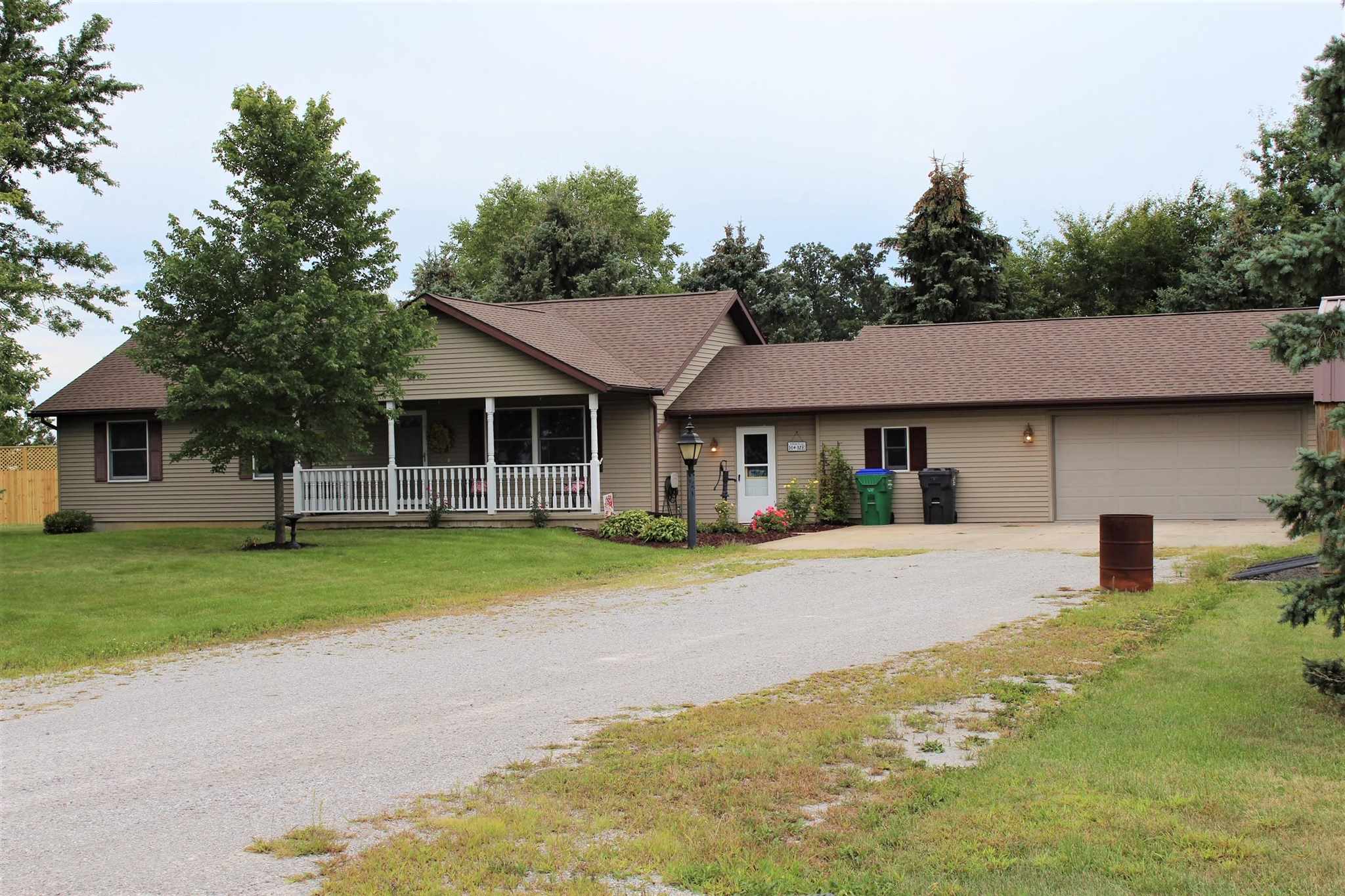 14520 Smith Road Yoder, IN 46798 - Photo 2 of 34