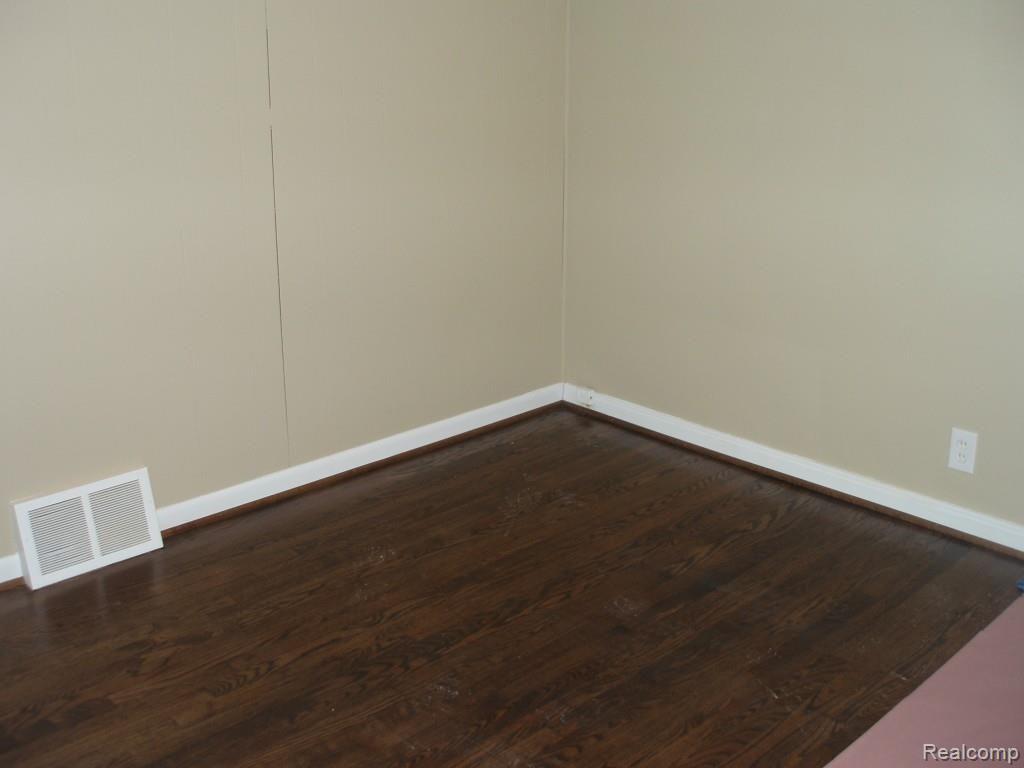 9293 Rosedale Boulevard Allen Park, MI 48101 - Photo 6 of 15 ANDREW 3-5-14 134.jpg