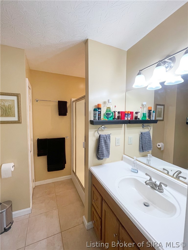 3668 Tee Road Northeast Corydon, IN 47112 - Photo 26 of 51 Owners Suite Bath