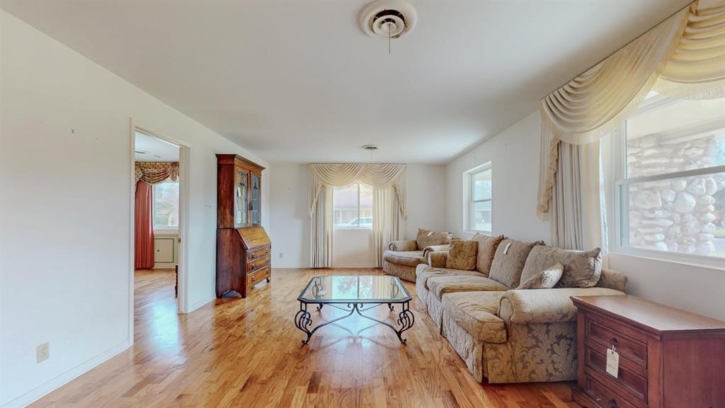 5710 Pickwick Lane Beaumont, TX 77706 - Photo 9 of 50