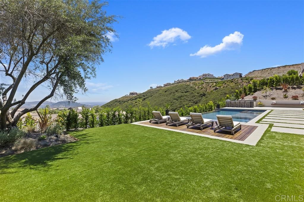 889 Pearl Drive San Marcos, CA 92078 - Photo 8 of 25