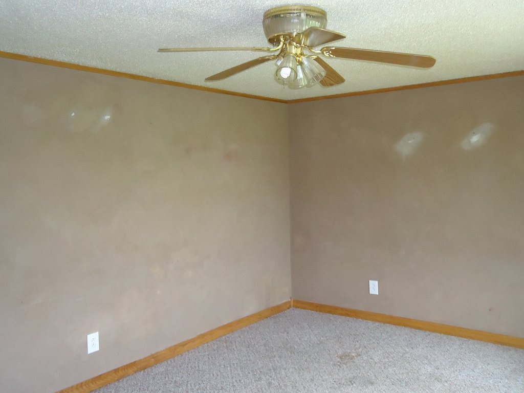 11877 Erwin Road Coleman, MI 48618 - Photo 9 of 26 1816632-8.JPG