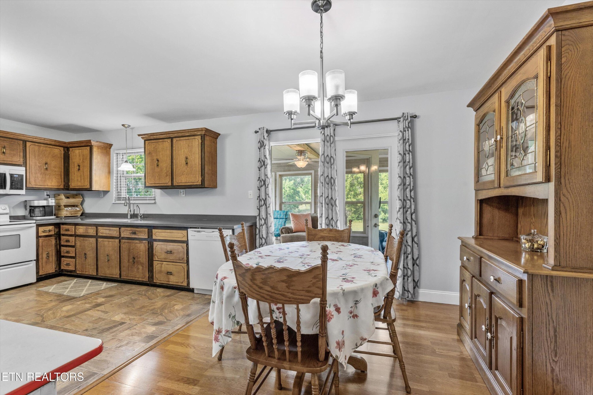 1670 Bowen Road Rutledge, TN 37861 - Photo 11 of 41 Gallery Image 11