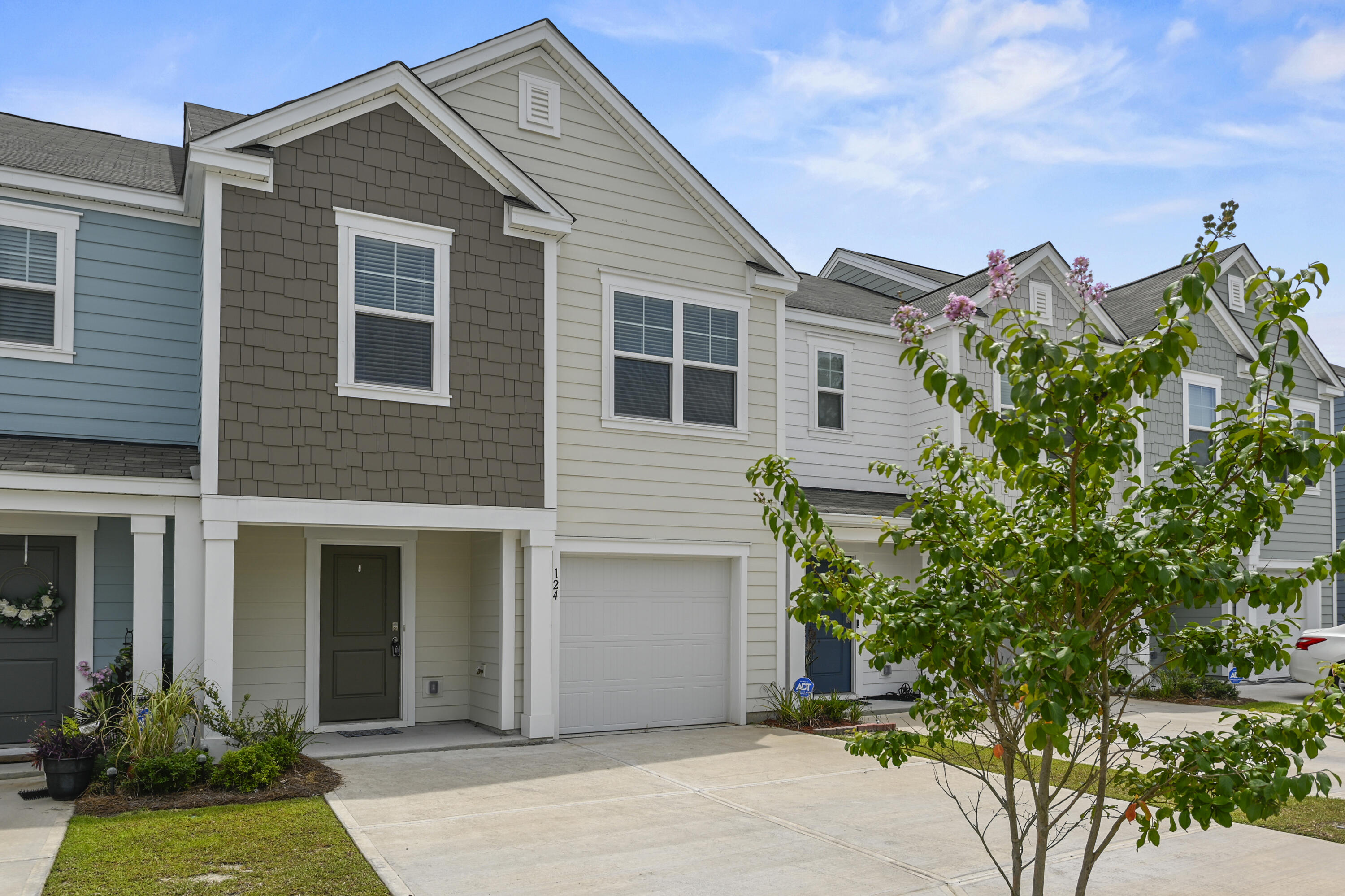 124 Orchid Bloom Circle Moncks Corner, SC 29461 - Photo 3 of 33 _DSC8861