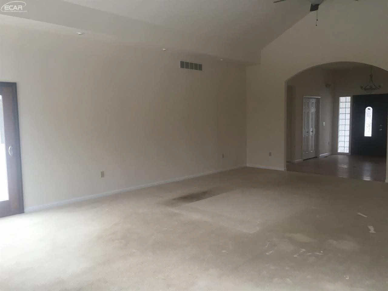 8601 Pepper Road Holly, MI 48442 - Photo 9 of 12 21256140-8.JPG