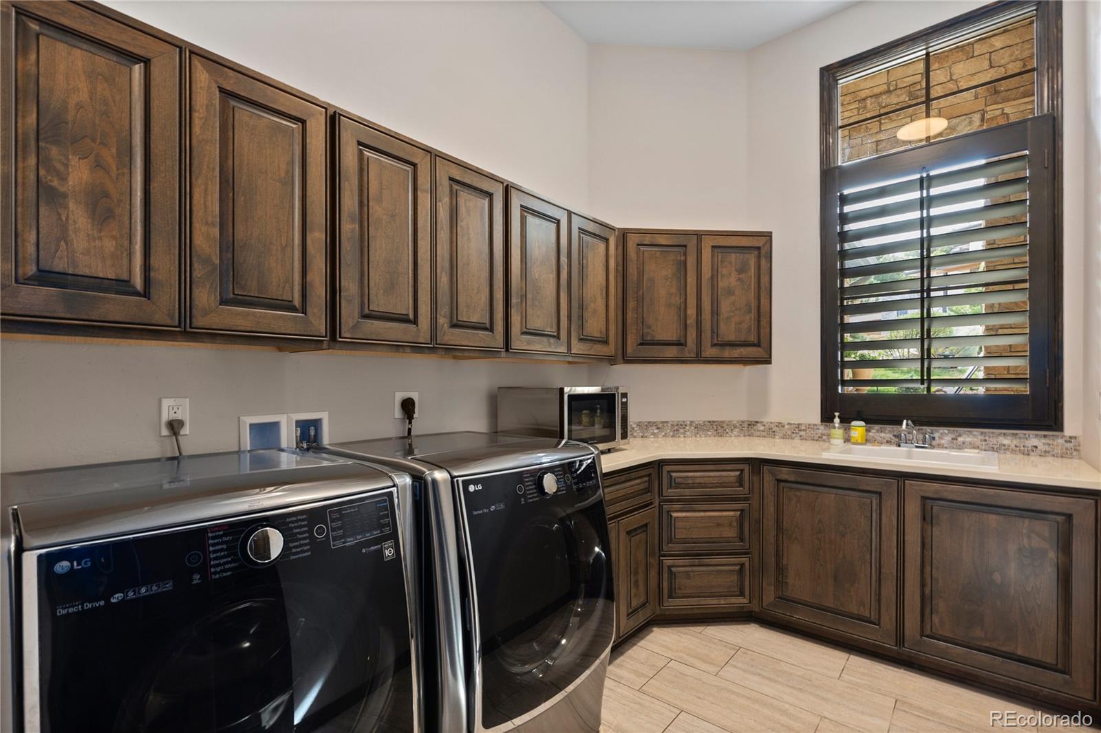 8122 Raphael Lane Littleton, CO 80125 - Photo 21 of 35