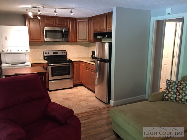 149 Slope View Road, Unit B6 Sugar Mountain, NC 28604 - Photo 15 of 16 Gallery Image 15
