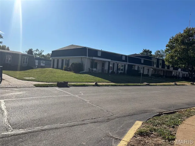 $68,000 | 824 Dumont Place, Unit C, St. Louis, MO 63125